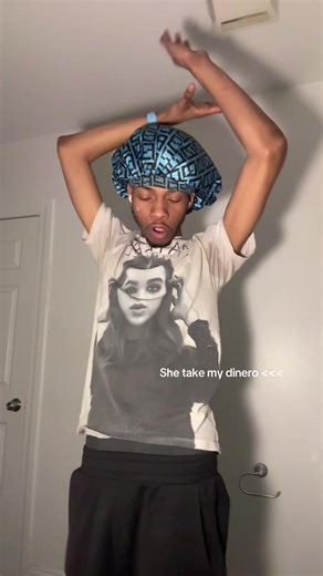 She take my dinero | she take my dinero