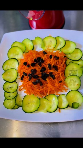 Fresh, colorful, and easy! 🥕🥒I’m using my favorite no-electric, no-stress kitchen tool to prepare these perfect carrot & cucumber slices. Great for veggies, cheese, and more!🍽 Let’s make every plate look GOOD – because we eat with our mind, eyes, and mouth!➡ Grab yours today: https://www.tiktok.com/t/ZT6mt3cDq/ KitchenHack #EasyCooking #HealthyEating #LeletteLoveCooking | Roselette Dupervil