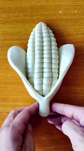 Creating Realistic Corn Cob from Malleable Material