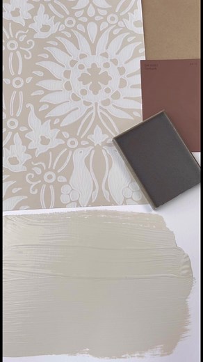 Natural Linen by Sherwin Williams is my go-to paint color for a multitude of reasons. It has an LRV of 66 which ensures a harmonious blend of brightness without being overpowering. Its ability to remain welcoming and not too dark in low-light conditions makes it a reliable choice for creating a cozy ambiance throughout your home. This creamy soft beige complements light wood tones seamlessly, and works well with honey oak wood trim found in many homes. And finally…worries about veering into the 