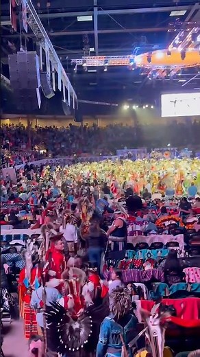Thank you all Last Dance at Gathering Of Nations Powwow #indigenous #powwow #gatheringofnations #fpy