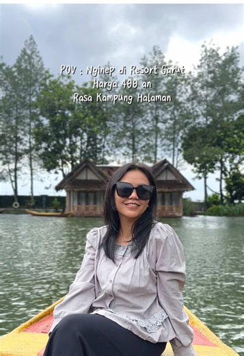 Penginapan rasa healing dikampung halaman , ini dia namanya kampung sampireun resort & spa .. Aku dapet harga 400 Ribu pesennya lewat Tiktok ya!! - caranya klik tag lokasi video ini - pilih tipe kamar dan tanggal menginap - lalu lanjutkan sampai pembayaran Yuk buruan booking 🫶🏻 Happy staycation #hotejuarafeb #realwayxkampungsampireunresortandspa #hotelgarut #resortgarut #penginapangarut @realwaymediaindonesia @Kampung Sampireun