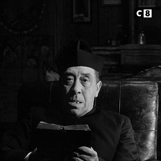 Don Camillo n’est jamais tranquille … Entre le curé et le maire, la guerre froide est déclarée ! ⛪ Retrouvez les aventures de #DonCamilloEnRussie avec Fernandel ce soir à 21h15 sur C8 | C8