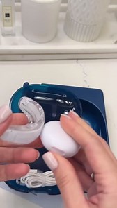 Auraglow Teeth Whitening Kit, LED Accelerator Light, 35% Carbamide Peroxide Teeth Whitening Gel, 20+ Whitening Treatments, Whitens up to 10 Shades in 7 Days