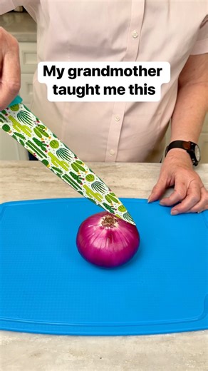Best way to chop an onion #onion #chopping #veggies #kitchentips | Liz & Jeff