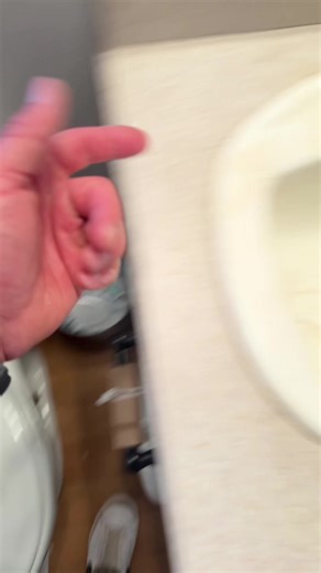 Never thought that i’d say toothpaste is cool but this Nuro caffeine and melatonin toothpaste actually genius😂