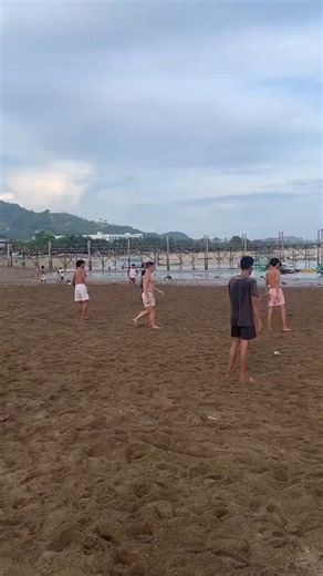 Walau sering dukung sty, tp harus diakui ini salah satu kekurangan STY. Udah 5 tahun di Indo yakali bahasa Indonesia basic ngga bisa. Minimal bgt belajar Inggris kalo udah berkarir di internasional.