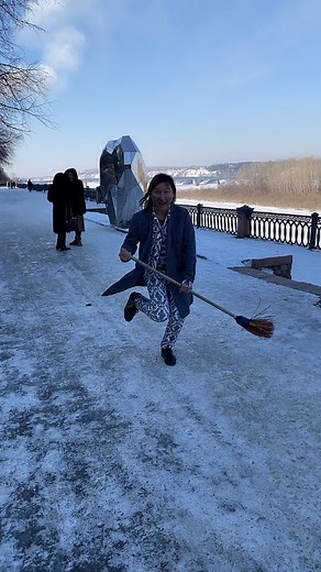 Winter Cleaning Tips: Snow Sweeping Techniques