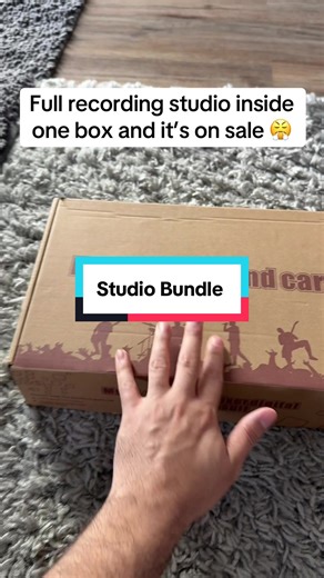 This is an insane starter kit for anyone looking to record or podcast. #podcast #microphone #recording #streaming #phonemic