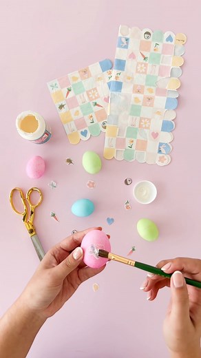 Easter egg DIY using the most adorable Easter icons on these Easter checkerboard napkins and a little Mod Podge! 🪺 Try this with easy craft your littles over Easter weekend! Let them pick out their favorite festive napkins and create one-of-a-kind decor for your Easter table! #diymama #easterdiy #eastereggs | Shop Sweet Lulu