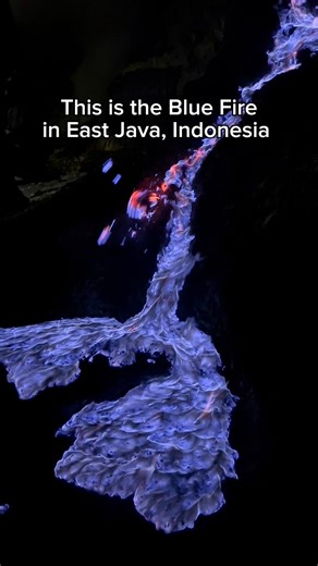 📍Blue Fire, Ijen Volcano, East Java, Indonesia. A 2 AM, 9.7 km, 612 m, out-and-back trek/scramble to see this! #ijen #volcanohike #eastjava #indonesiaadventure #canadiancreators #travelcreator | Fuel For The Sole Travel, Outdoor & Adventure