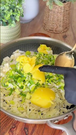 Colcannon Irish creamy potatoes with cabbage and leak . #recipe #food #pietime