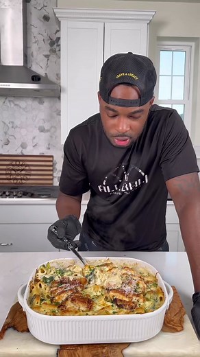 Chicken and Broccoli Pasta Bake #pasta #chickenandbroccoli #onestopchop