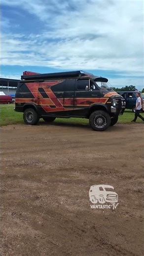 CHRISTMAS STORY! CUSTOM VANS in Motion at the 52nd Van Nationals Show. Don't shoot your eye out kid!