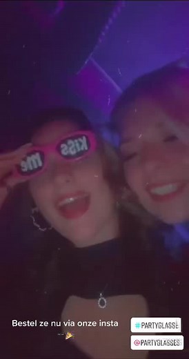 Party glasses op TikTok