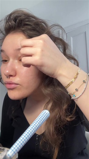 Pimple patch yerine silikon bant: sivilce için alternatif çözüm