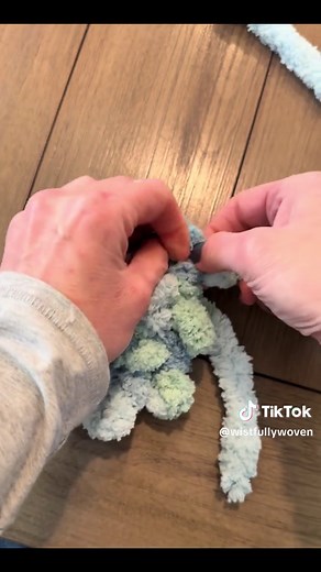 Easiest Chunky Hand Knit Heart Tutorial
