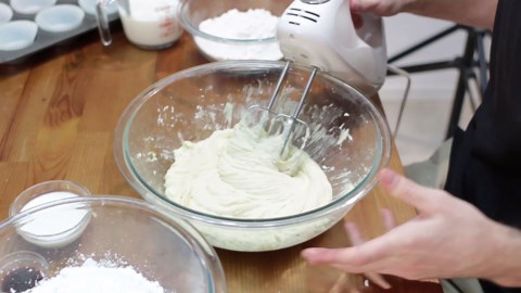 How to make vanilla cupcakes | Easy classic homemade vanilla cupcake recipe