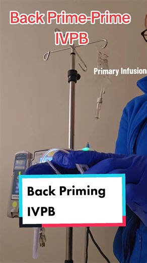 How to back prime IV piggyback/secondary infusion. **If there's an existing medication bag, and you want to hang a new one. Just lower the old one to prime the line, empty the drip chamber then spike your new bag. Always check to see if your IVF is compatible with the medication you are hanging #studentnursesoftiktok #studentnurse #USRN #RN #backprime #healthcare # #nurseskills #nurseproblems #jamaicannurse #clinicalskills #nursesoftiktok