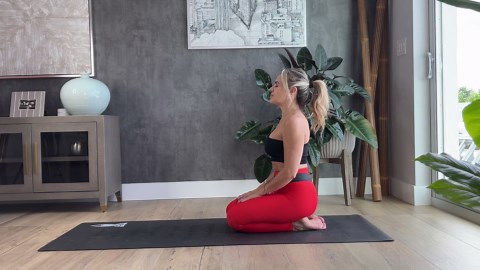 Gentle Morning Yoga – Daily 20 Min Stretch for Strength & Flexibility Over 40