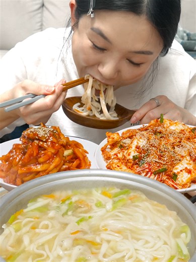 국물이 끝내줘요~ 겉절이에 칼국수 #kalguksu #kimchi | kimchi