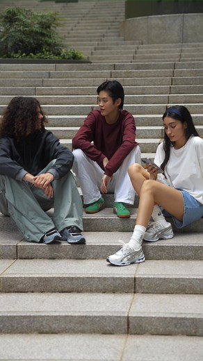 Elevate your style with the ASICS SportStyle Apparel collection. Mix and match versatile pieces for varied outfit possibilities. Available now in the U.S. #ASICSStyle #streetwear #fashion