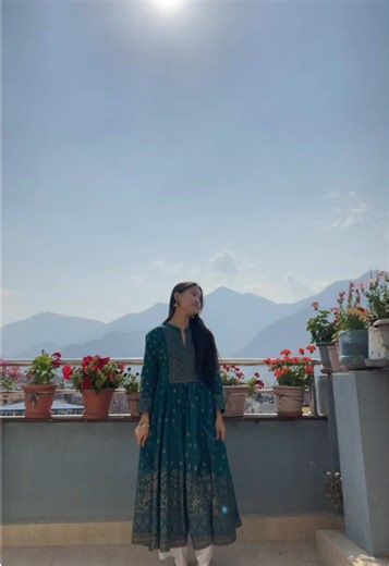 Stylish Dress Showcase from Sora Outfits