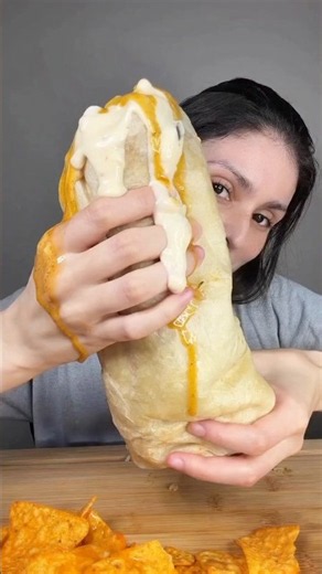 🔥 THE BIGGEST CHIPOTLE BURRITO EVER! | GIANT BURRITO MUKBANG | VIRAL CHIPOTLE FOOD | EATING ASMR 🤤