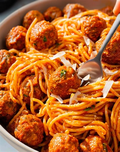16K views · 210 reactions | Hearty, saucy, and oh-so-easy—this Instant Pot Spaghetti and Meatballs Recipe brings a classic comfort food to the table in no time. With tender meatballs, rich tomato sauce, and perfectly cooked pasta, it’s a one-pot meal the whole family will love. .............. Full Recipe in Coʍmеոτ  | Recipes with Me | Facebook