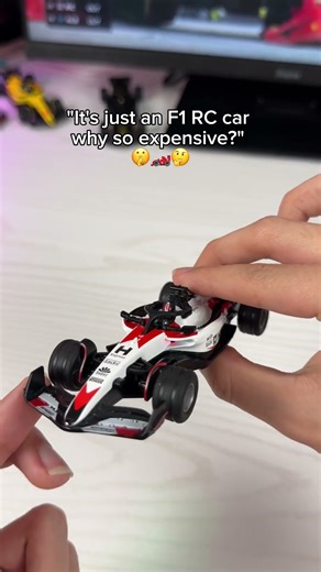 Worlds first Mini F1 for your desktop!​￼​💨 #f1 #formula1 #max #verstappen #charles #lando