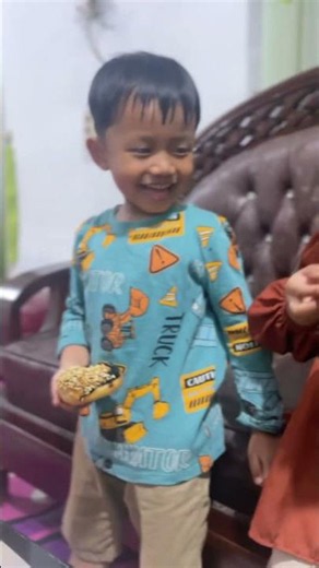 So Funny!!! Devan's Full Expressions While Grabbing the Pink Birthday Cake 😅😅😅 #shorts #funny #nu...