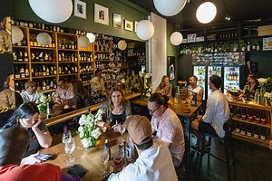 Dark Red Wine Bar Fortitude Valley | Must Do Brisbane