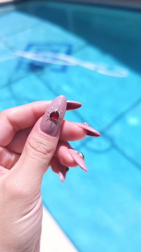 68K views · 837 reactions | Can you hear my parrot screaming in the background?  | Temika S | Facebook