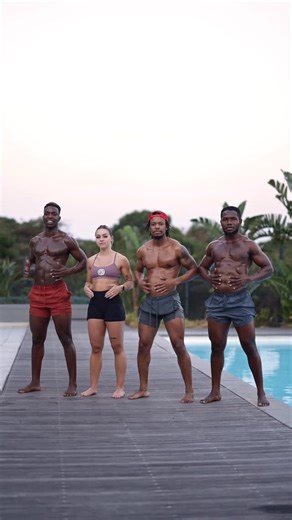 Tychique Ngalassa Fumunzanza on Instagram: "HIIT Cardio Workout full body Workout ⚡️ ▫️ 4 x 30 sec ◾️15 sec recup ▫️1 min rest after circuit ⚡️⚡️ #trending #cardio #gym"