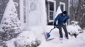 Snow Joe 24V Cordless Electric Shovel Kit w/ 4Ah Battery & Charger, 13″ Clearing Width, 400W Motor – Portable, Lightweight, Fast Ice & Snow Removal for Deck, Patio, Driveway, 24V-SS13