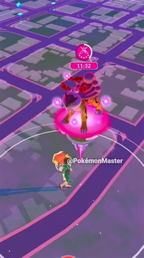 Shiny Dynamax Raikou in Pokémon GO