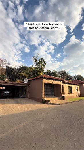 Spacious 3-Bedroom Townhouse in Pretoria North Contact :071 644 5238 to arrange for a viewing This stunning 3-bedroom townhouse in Pretoria North offers a perfect blend of space, security, and style. With a selling price of R1 500 000, this property is ideal for families or professionals seeking a comfortable and secure lifestyle. Levies R1385.31 Rates and taxes R980 Floor size 151sqm Key Features: - 3 spacious bedrooms with modern finishes - Secure complex with controlled access - Practical lay