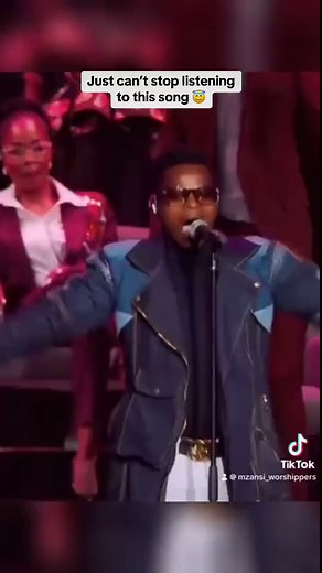 Spirit of Praise 9: Moy’ Oyingcwele ft. Ayanda Ntanzi
