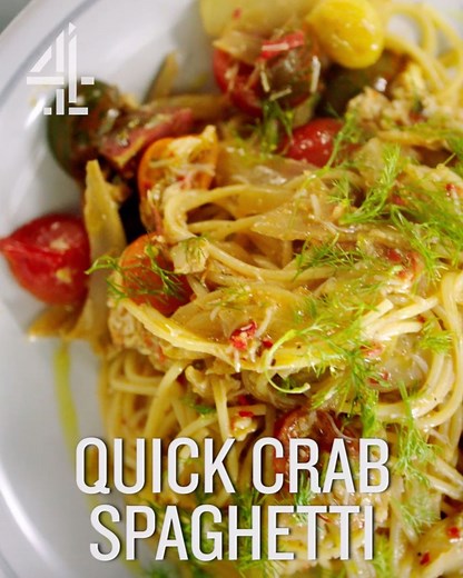 This light, delicious crab and fennel spaghetti will sort you out for dinner tonight. Only 5 ingredients and 18 minutes! Who's in? jamieol.com/FennelCrabPasta | Jamie Oliver