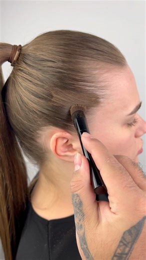 THICK FIBER Root Touch-Up Powder that makes your hairline look real