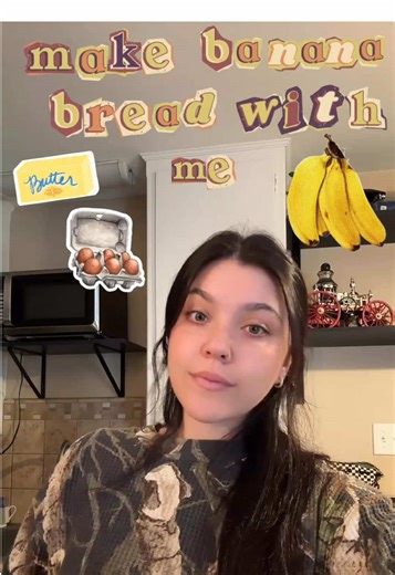 make chocolate banana bread with me! 🍌 🧈👩‍🍳❤️ INGREDIENTS: •1 1/3 cup all-purpose flour, spooned & leveled •1/3 cup cocoa powder • 1 1/2 teaspoon baking powder • 1/2 teaspoon baking soda • 1/4 teaspoon salt • 1/2 cup unsalted butter, melted & cooled to room temperature • 1/4 cup granulated sugar • 1/2 cup brown sugar 2 large eggs, room temperature • 2 teaspoons vanilla • 11/4 cup mashed banana about 3 bananas • 1/4 cup sour cream • 1 cup chocolate chips BAKE AT 350 for 55-60 MINS 😊 ENJOYYYY