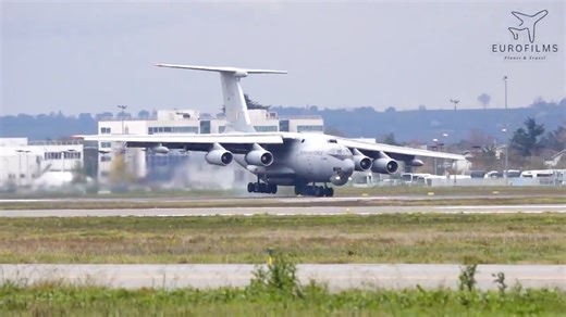 25K views · 254 reactions | Volume up! Indian Air Force Ilyushin Il-78M landing with the nose gear first in Toulouse (TLS). Video: Eurospot x.com/cliper31 | Aeronews | Facebook