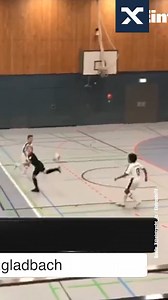 Mit der Hacke vorgelegt! 😮‍💨 Lennart Karl wusste schon ganz früh, wie er seinen linken Fuß am besten benutzt und schoss 2018 das offizielle Tor des Jahres des Eintracht-NLZs. | SPOX.com