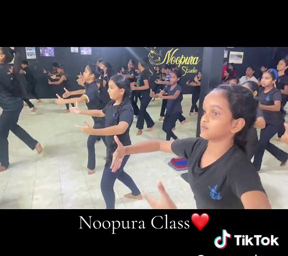 #foryou #viral #fyp #trend #CapCut #forme #dream #trending #Noopura #dance #dancer #Little @pramoth kasuntha @deesh_.46 @Monali @𝐀𝐤𝐢𝐥𝐚 𝐔𝐝𝐚𝐲𝐚𝐧𝐠𝐚 @yumeth little 🌟 @V-I-d-u Dance