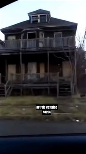 Completely Ravaged: Detroit's Roughest Abandoned Houses You'll Ever See (INSANE)