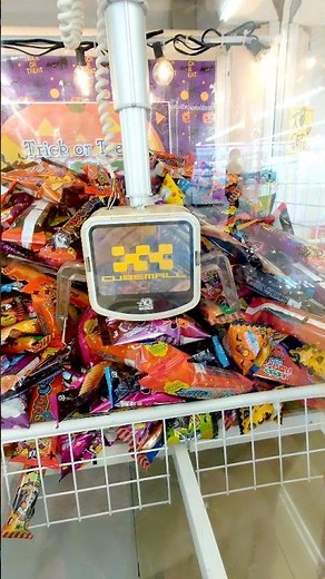 ハロウィンのお菓子めっちゃ落ちるクレーンゲーム#shorts