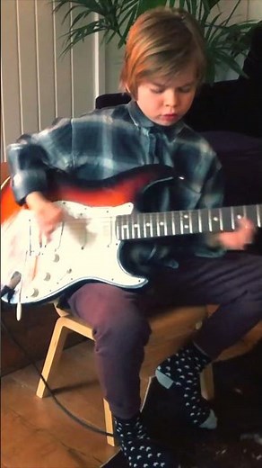 Flashback playing Little Wing by SRV/Jimi Hendrix #guitar #solo #hendrix #srv
