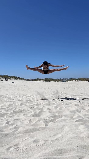 Such a fun morning at the beach yesterday with our senior girls ☀️ #aerobicgymnastics #aerobics #gymnastics #aero #ndgcproud #offseason #proud #gymnasticswa #gymwa #skills #beachtraining #beach #training