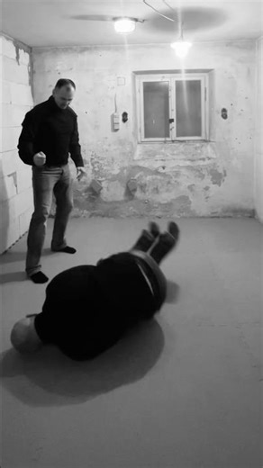 Extreme Street Self-Defense: Quick Strikes Stop Attack!