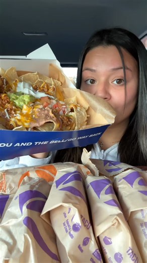 Theangelfoodie 😇🌯🍕🌮🍗 on Instagram: "TACO BELL ASMR EATING SHOW! 🌮🔔💜 #mukbang #asmr #eatingshow #eating #asmrvideo #asmrsounds #taco #tacobell #tacos"